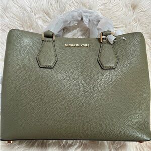 Michael Kors Brand new tote bag!!